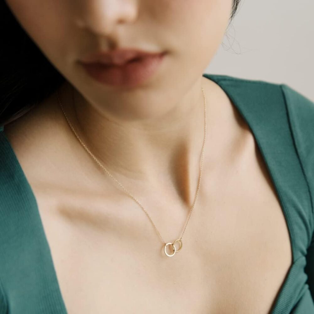 HONEYCAT Harmony Interlocking Circle Necklace in Gold, Rose Gold, or Silver | Delicate Jewelry - Image 2