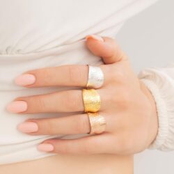 DALMARKT Handmade Hammered brass statement ring for women, boho classic shiny thick wide band thumb rings (Silver, 6-8 Adjustable) - Image 3