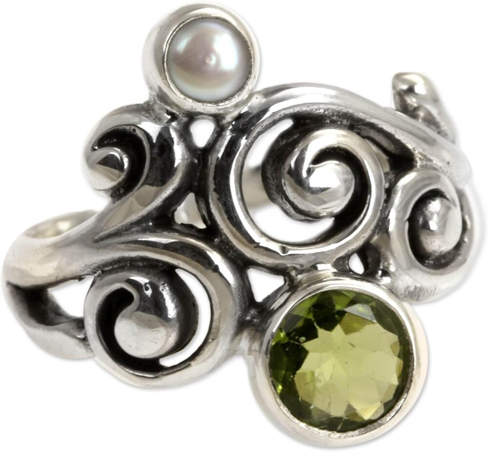 NOVICA Artisan Handmade Peridot Cultured Freshwater Pearl Cocktail Ring .925 Sterling Silver Green White Indonesia Flash Birthstone 'Cloud Song'