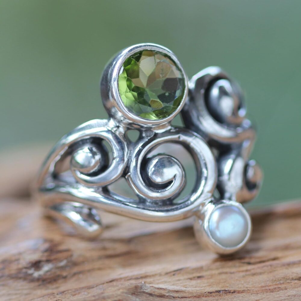 NOVICA Artisan Handmade Peridot Cultured Freshwater Pearl Cocktail Ring .925 Sterling Silver Green White Indonesia Flash Birthstone 'Cloud Song' - Image 4