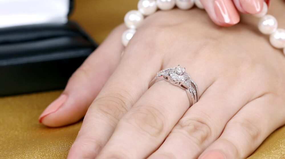 Dazzlingrock Collection 0.50 Cttw 14K Solid Gold Round Diamond Womens Halo Bridal Engagement Ring Set - Image 4