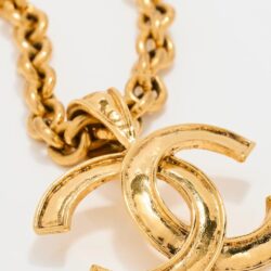 CHANEL Women's Pre-Loved Chanel Gold CC Necklace - Image 3